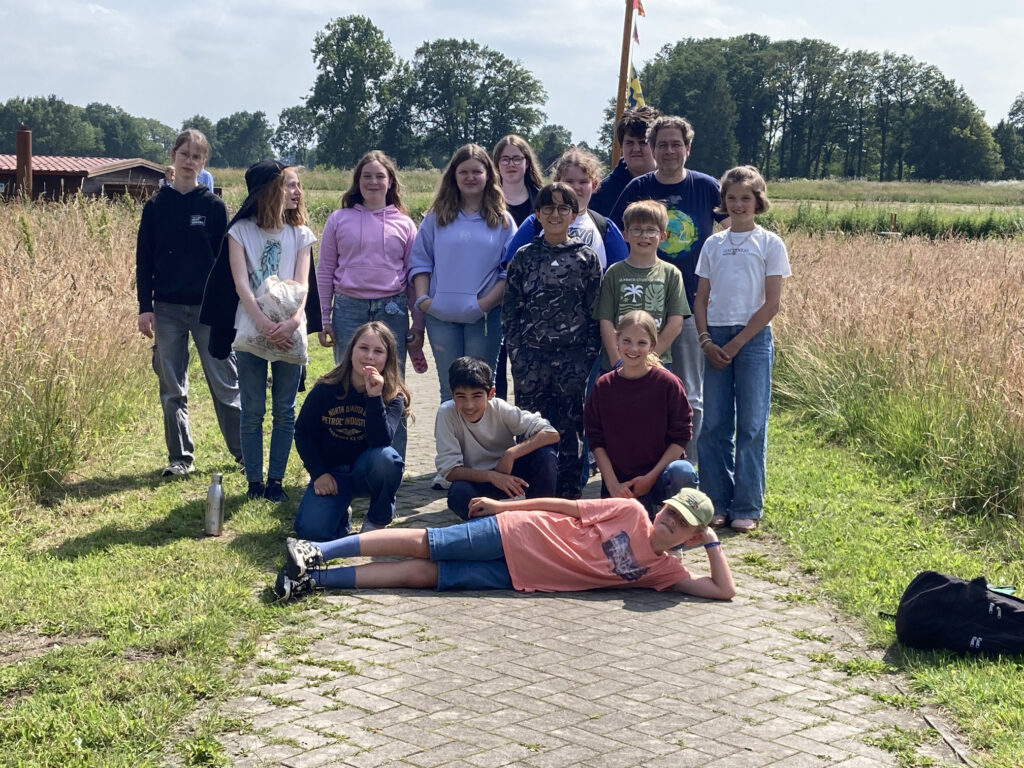 Umwelt-AG: Exkursion mit dem „schwimmenden Klassenzimmer“ auf der Vechte